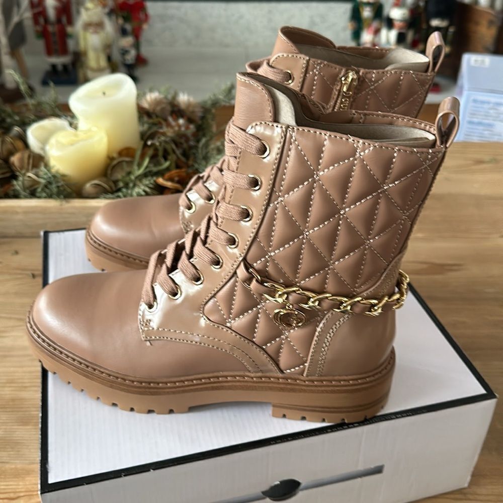 Guess Women's Jellard Ankle Boot Color: Dark Natural NEW in box